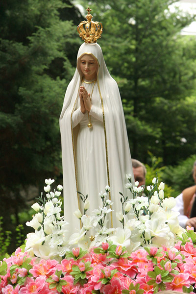 Maj – miesiąc Maryi | Bóg źródłem prawdziwej miłości